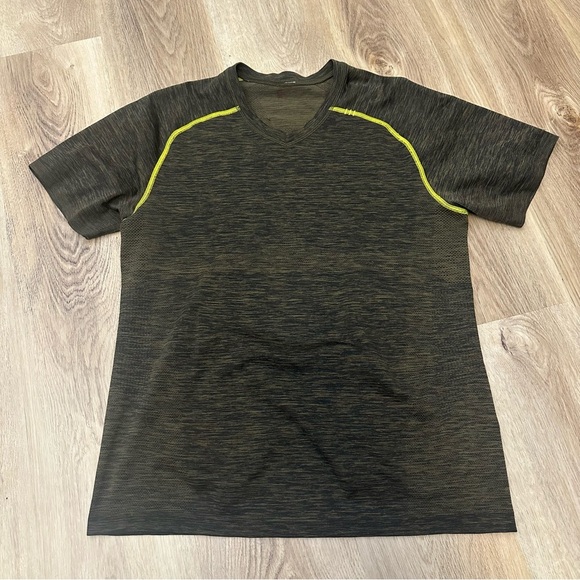 Lululemon Athletica Metal Vent Tech Short Sleeve Athletic Tee size M - Picture 1 of 5